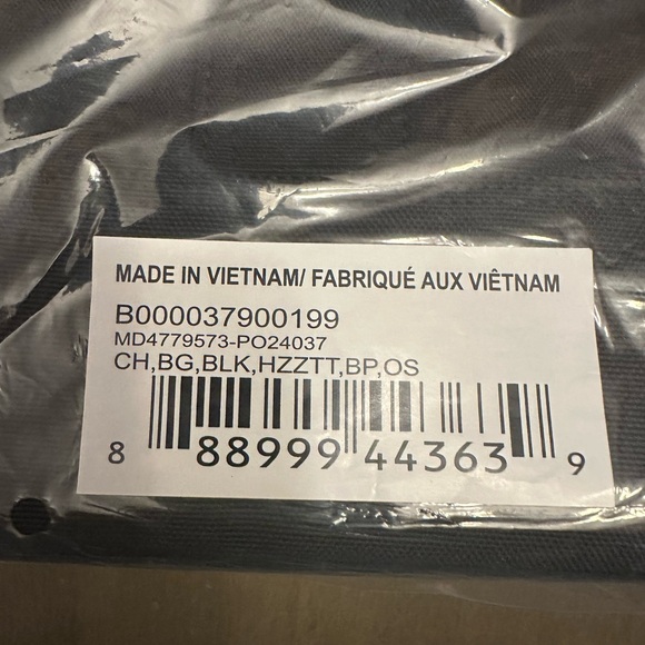 Carhartt Rain Defender Horizontal Zip Tote - Black 16”w X 13”h X 7”d CB0379 - Picture 6 of 9